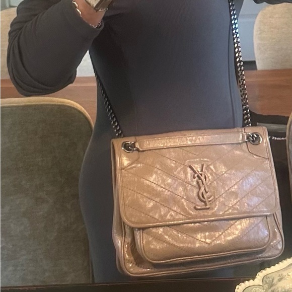 YSL Niki Medium Patent crinkle leather purchased @ YSL store in Chicago - Picture 12 of 16